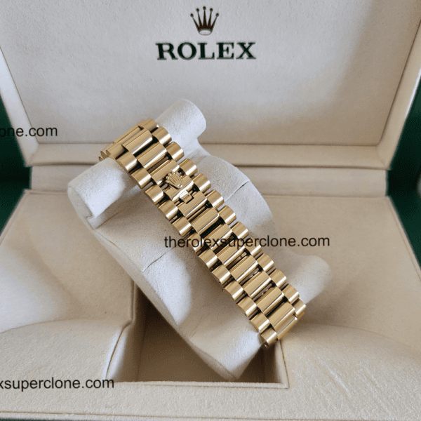 Rolex Day-Date 1:1 Super Clone 18kt Yellow Gold Green Dial 3255 Swiss Movement Replica Watch Ref-228238