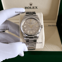 Rolex Oyster Perpetual 1:1 Super Clone Stainless Steel Silver Dial 3230 Swiss Movement Replica Watch Ref-124300