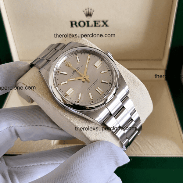 Rolex Oyster Perpetual 1:1 Super Clone Stainless Steel Silver Dial 3230 Swiss Movement Replica Watch Ref-124300