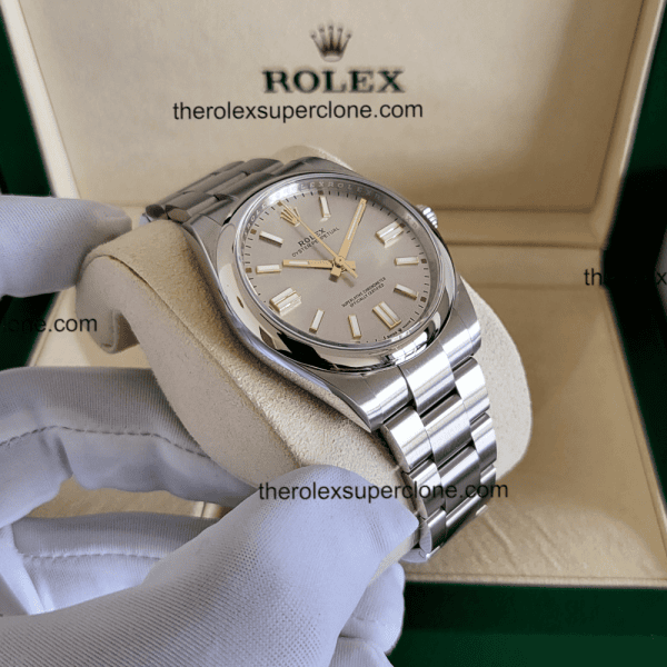 Rolex Oyster Perpetual 1:1 Super Clone Stainless Steel Silver Dial 3230 Swiss Movement Replica Watch Ref-124300