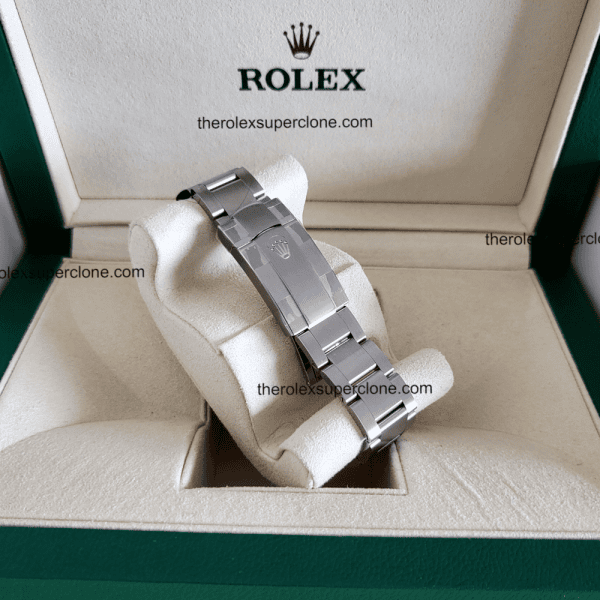 Rolex Oyster Perpetual 1:1 Super Clone Stainless Steel Silver Dial 3230 Swiss Movement Replica Watch Ref-124300